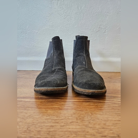 BOTTEGA VENETA Grey Suede Leather Chelsea Boots - Picture 2 of 10